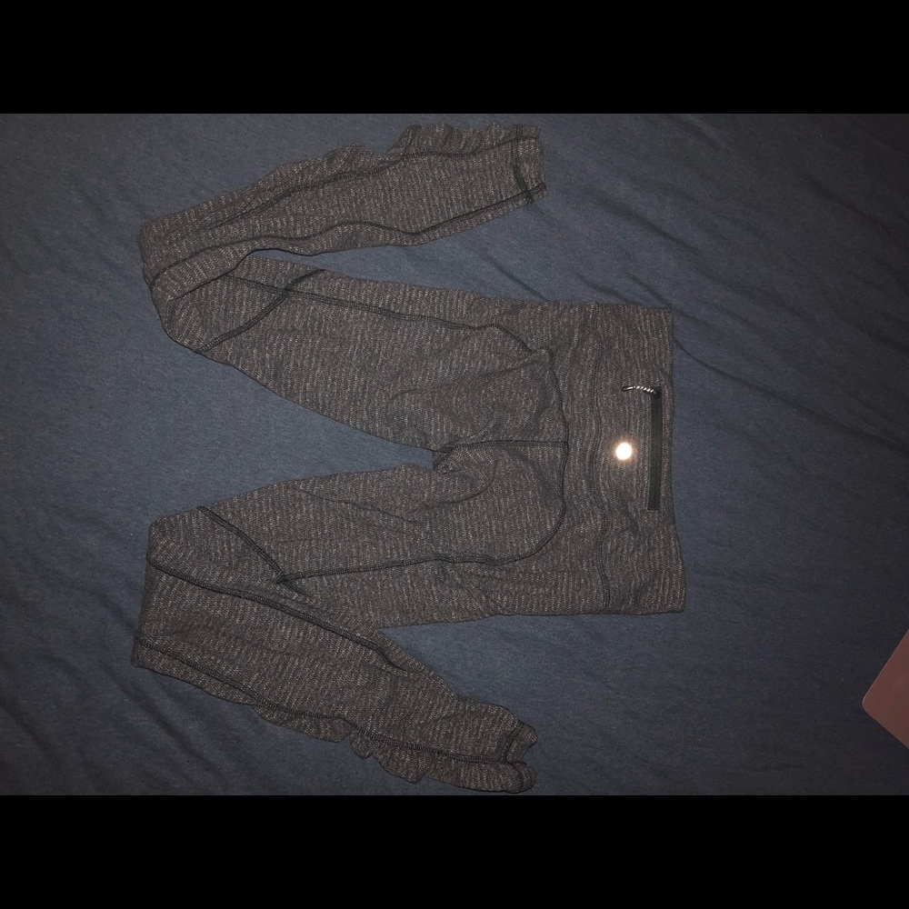 lulu lemon patterned leggings, with side pockets